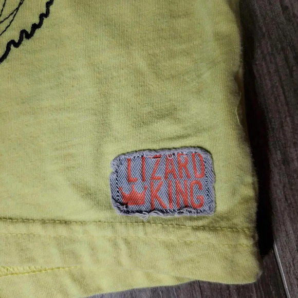 Cat & Jack Yellow Toddler Boy V-Neck Lizard King T-Shirt Size 3T NWOT - Picture 3 of 11